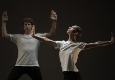 Land/ing Dance—Of Hosting and Being Hosted: Guest Curating in Dance