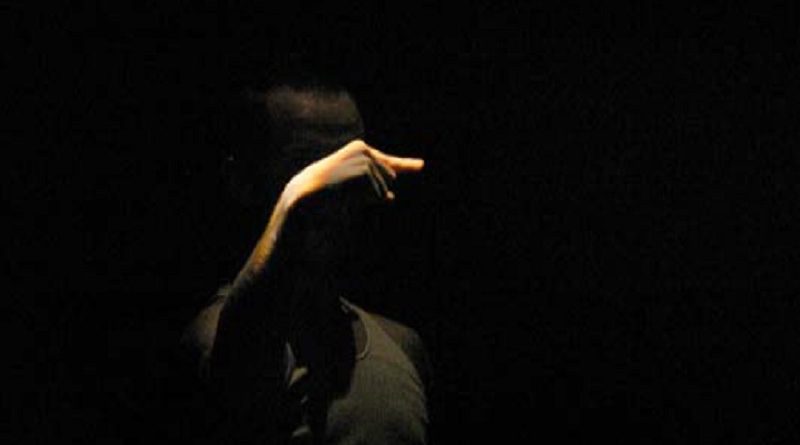 Anxious Times/Anxious Timings: Nonorganic Rhythms in the Choreography of Lucy Guerin