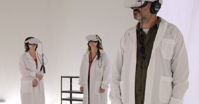 Re-Writing Theatre: Spectatorship and Technology in the Age of Digital Expansion